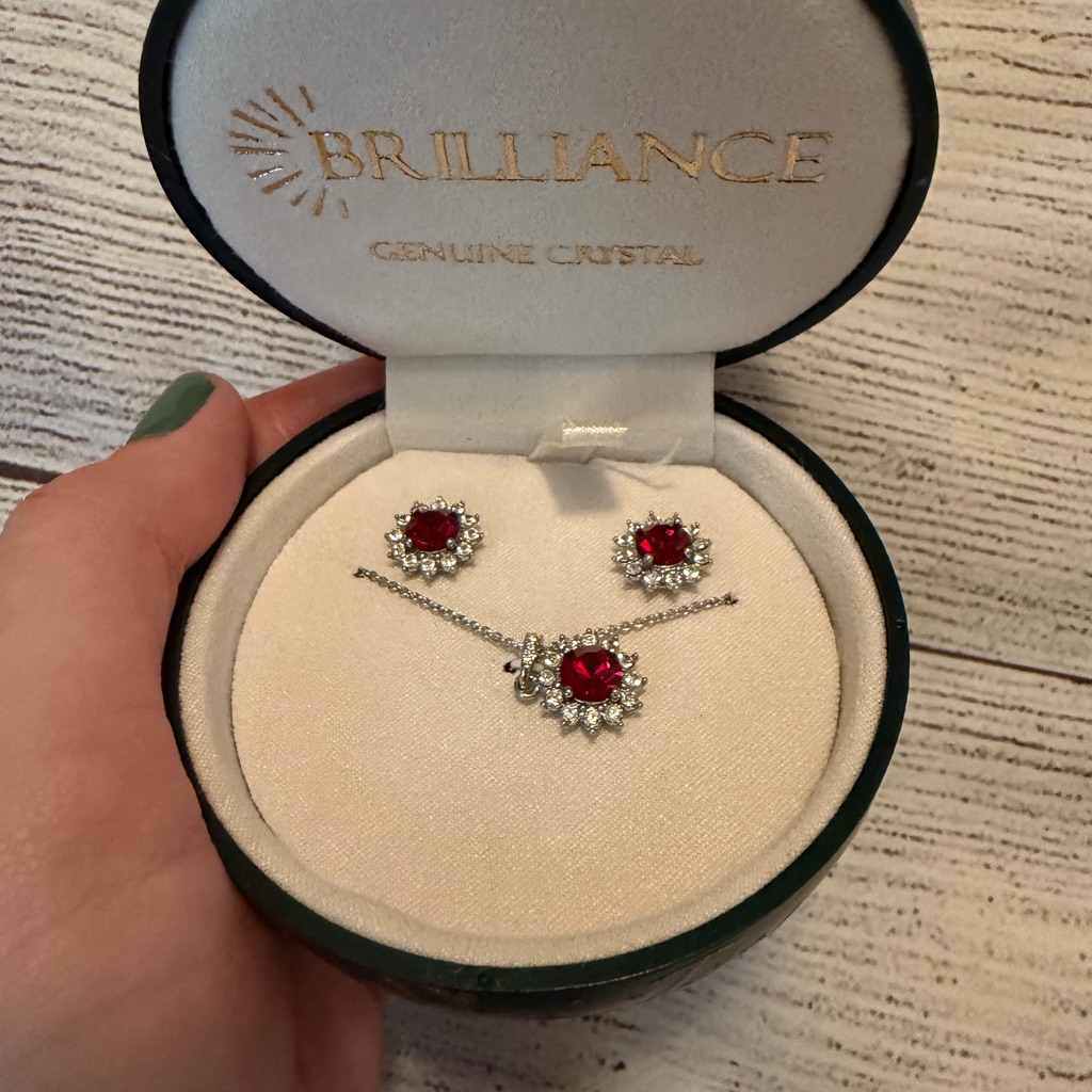 Nwt Brilliance Ruby Earring Necklace Set 40$